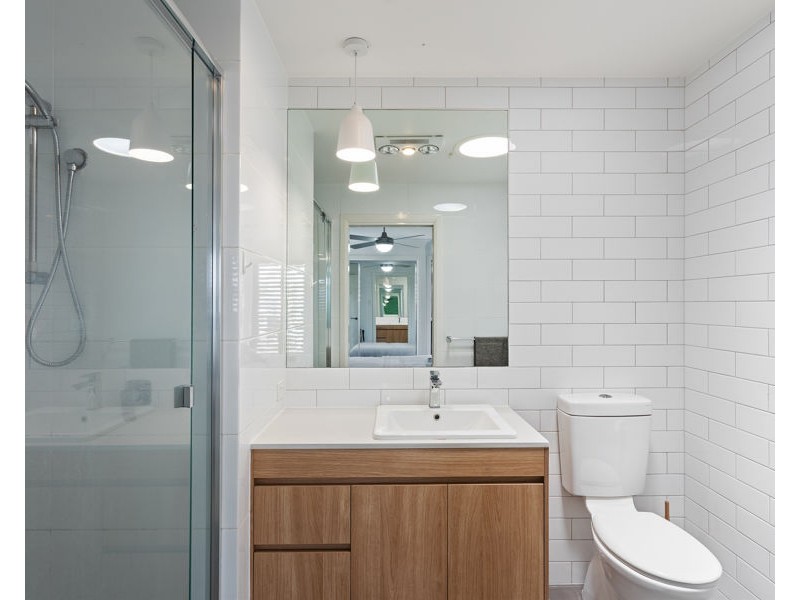 Unit 8 223A Mackenzie Street, Centenary Heights QLD 4350