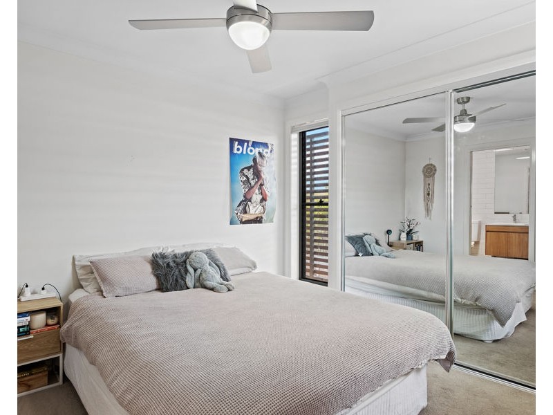 Unit 8 223A Mackenzie Street, Centenary Heights QLD 4350