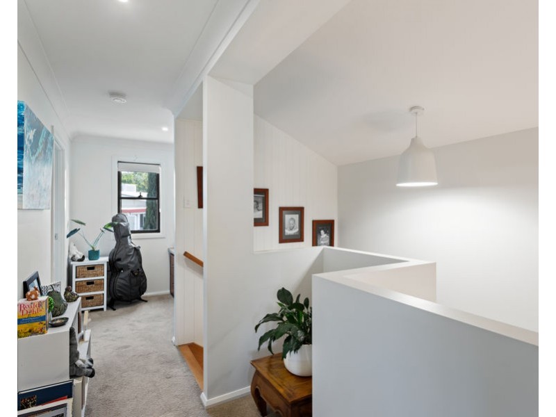 Unit 8 223A Mackenzie Street, Centenary Heights QLD 4350