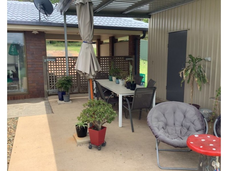 35 Railway Terrace, Crows Nest QLD 4355