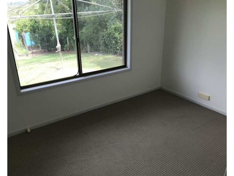 35 Railway Terrace, Crows Nest QLD 4355