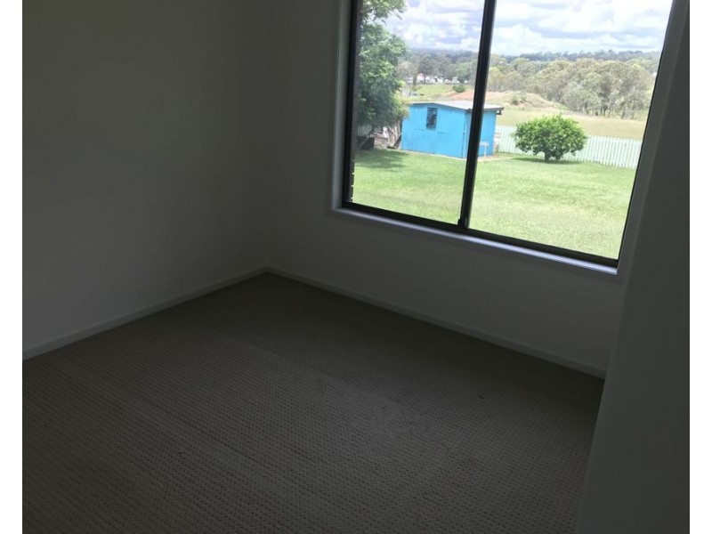 35 Railway Terrace, Crows Nest QLD 4355