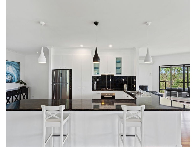 80 Forest Drive, Hampton QLD 4352