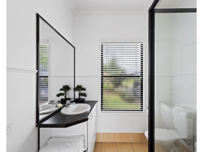 80 Forest Drive, Hampton QLD 4352