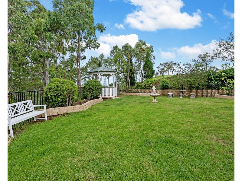 80 Forest Drive, Hampton QLD 4352