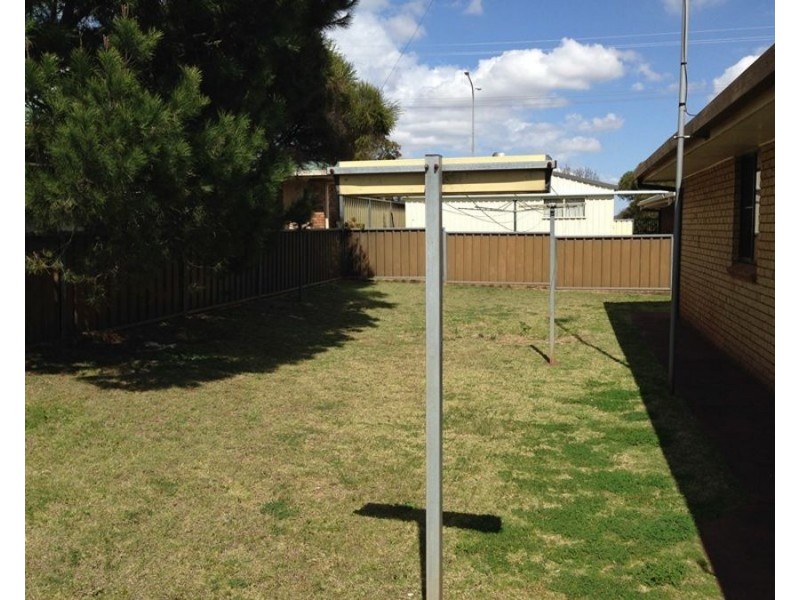 2/18 Hawker Street, Wilsonton QLD 4350