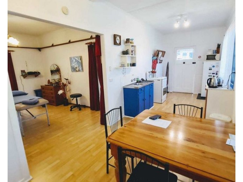 18B Esk Street, Crows Nest QLD 4355