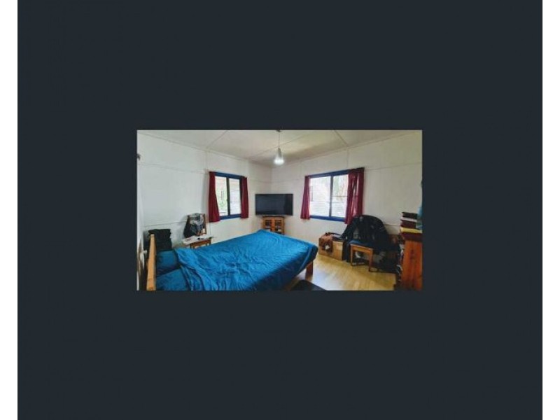 18B Esk Street, Crows Nest QLD 4355