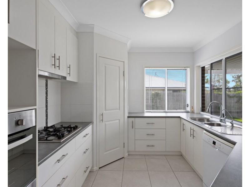 7 Lewis Street, Crows Nest QLD 4355