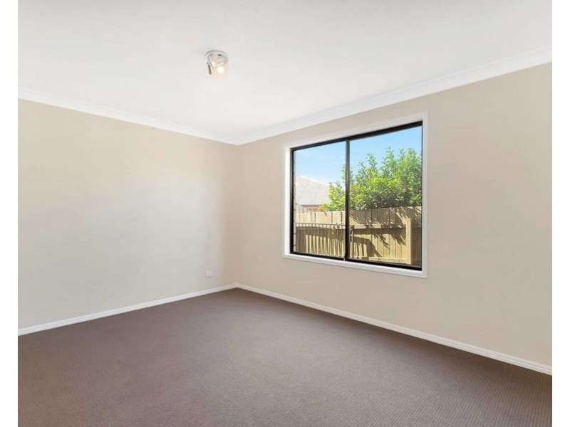 300 Ramsay Street, Middle Ridge QLD 4350