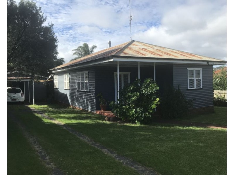 17 Tighe Street, Newtown QLD 4350