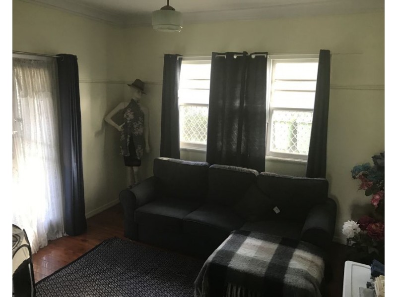 17 Tighe Street, Newtown QLD 4350