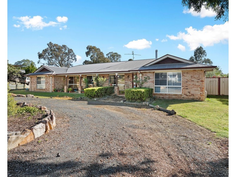 17 William Street, Meringandan West QLD 4352