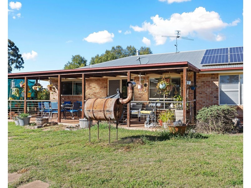 17 William Street, Meringandan West QLD 4352