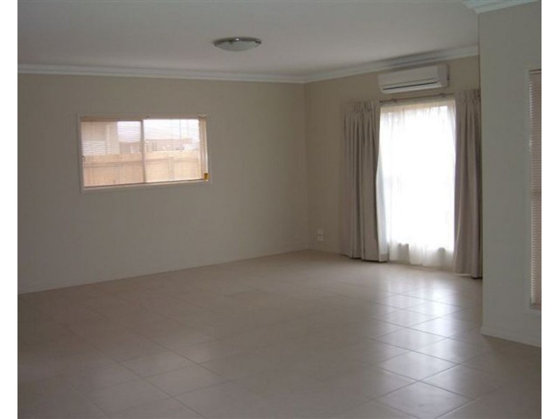 1/11 Highgrove Drive, Highfields QLD 4352