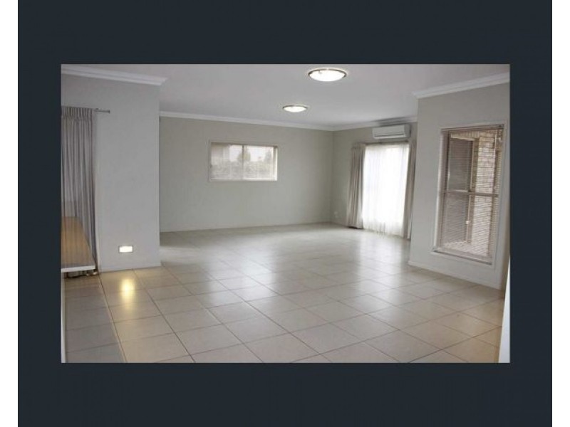 1/11 Highgrove Drive, Highfields QLD 4352