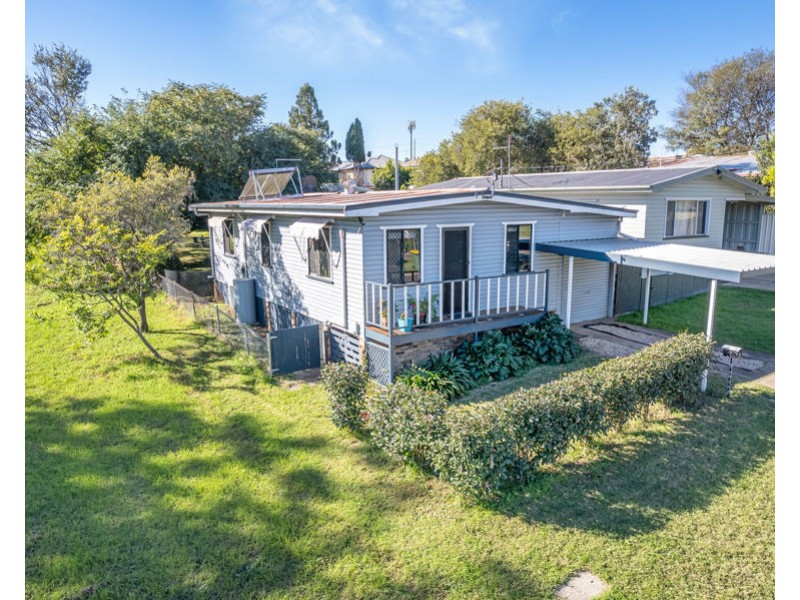 9 Glasgow Street, North Toowoomba QLD 4350