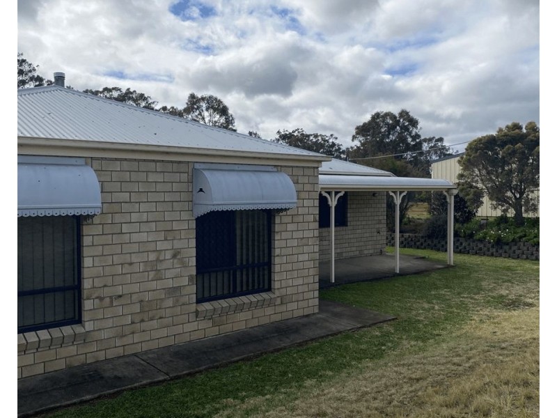 8 Petria Court, Meringandan QLD 4352
