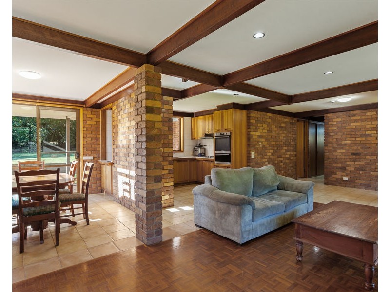 91 Brennan Road, Hampton QLD 4352