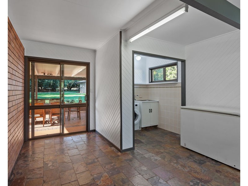 91 Brennan Road, Hampton QLD 4352