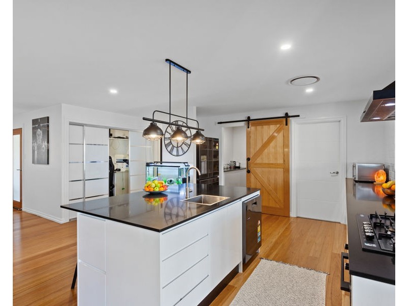 6 Aphrah Street, Crows Nest QLD 4355