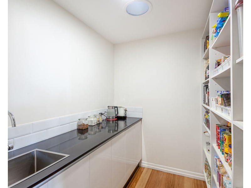 6 Aphrah Street, Crows Nest QLD 4355