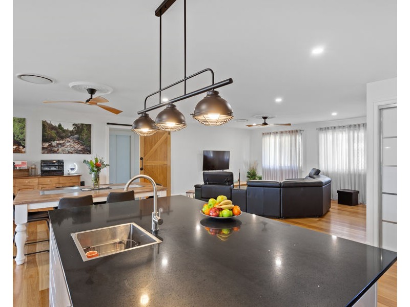 6 Aphrah Street, Crows Nest QLD 4355