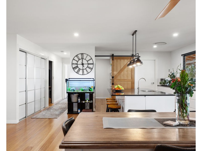 6 Aphrah Street, Crows Nest QLD 4355