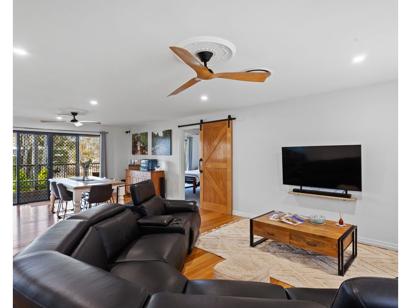 6 Aphrah Street, Crows Nest QLD 4355