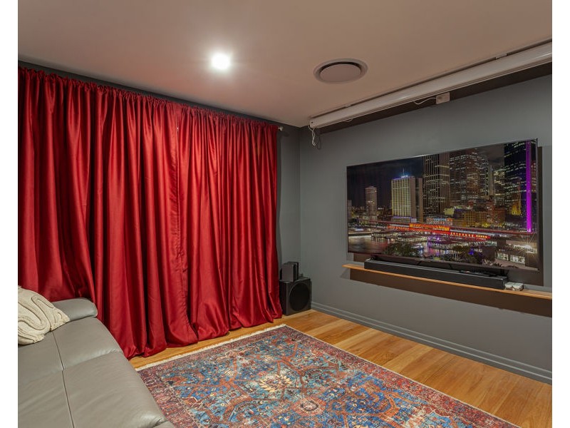 6 Aphrah Street, Crows Nest QLD 4355