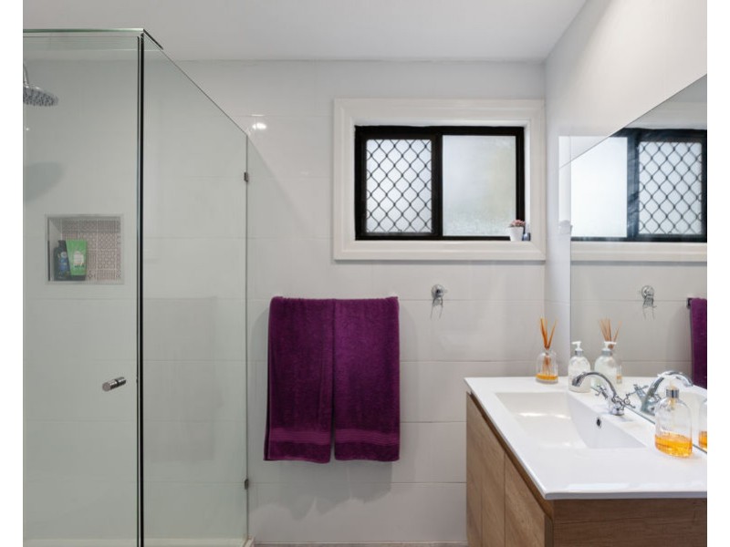 6 Aphrah Street, Crows Nest QLD 4355