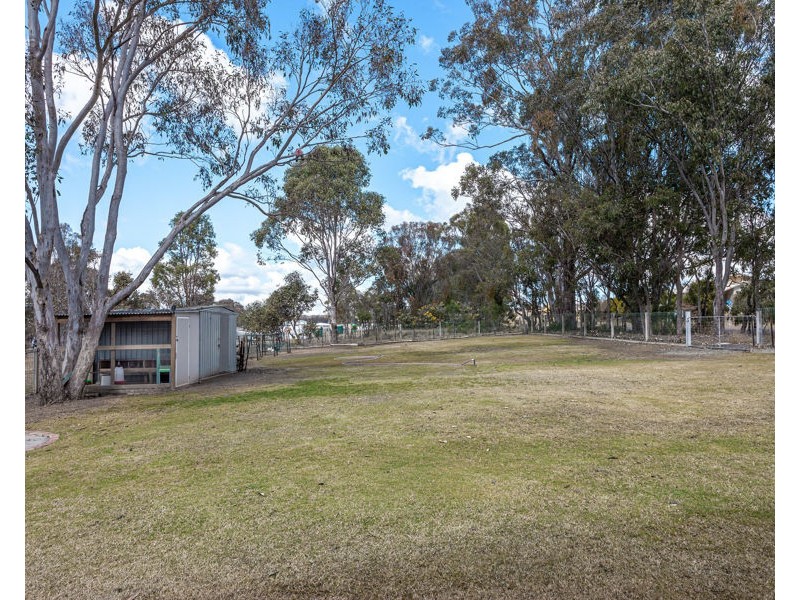 6 Aphrah Street, Crows Nest QLD 4355
