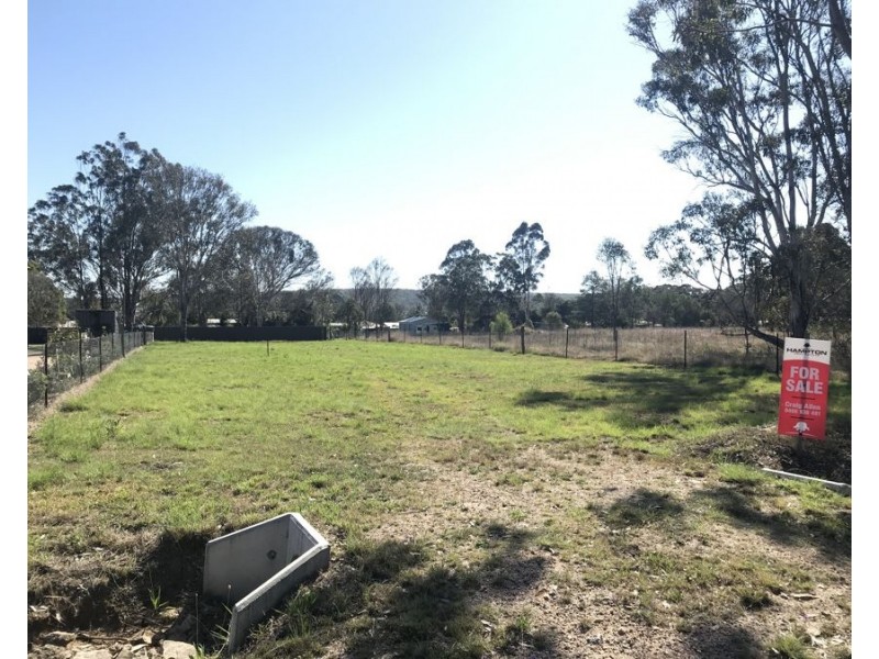 8 Chas Road, Crows Nest QLD 4355