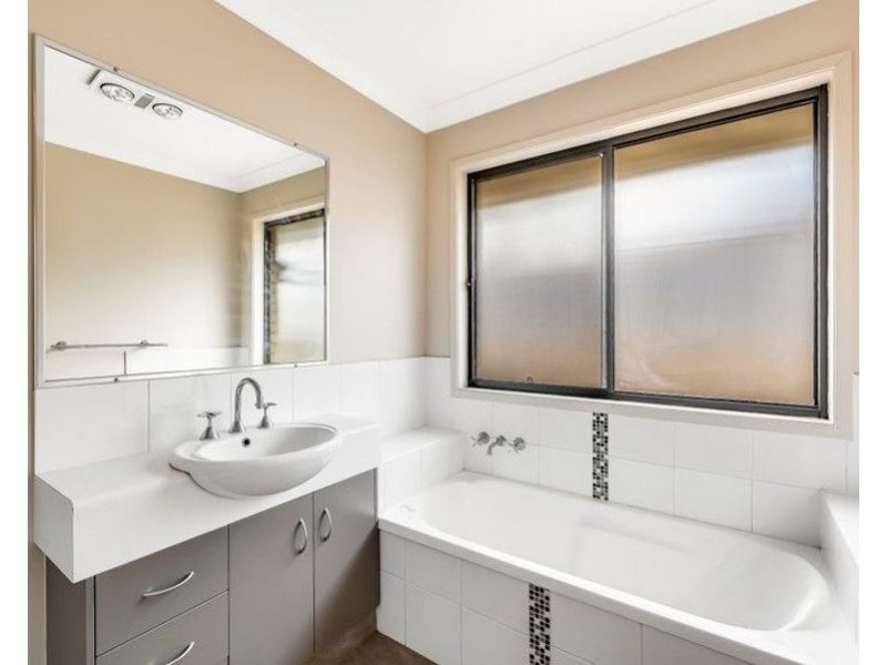 9 Barwick Court, Wilsonton Heights QLD 4350