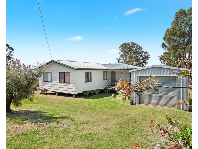 27 Railway Terrace, Crows Nest QLD 4355