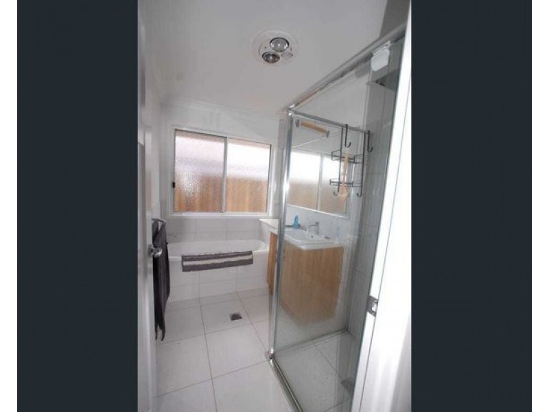 6 Truman Avenue, Highfields QLD 4352