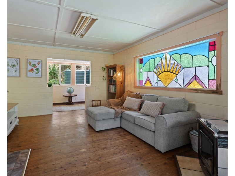 203 Post Office Road, Ravensbourne QLD 4352