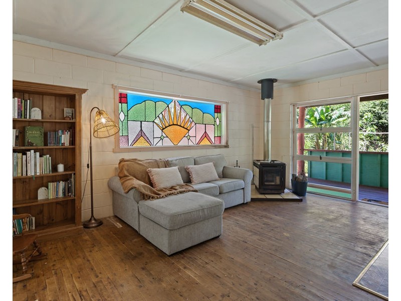 203 Post Office Road, Ravensbourne QLD 4352