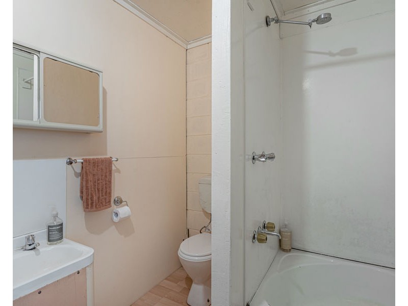 203 Post Office Road, Ravensbourne QLD 4352