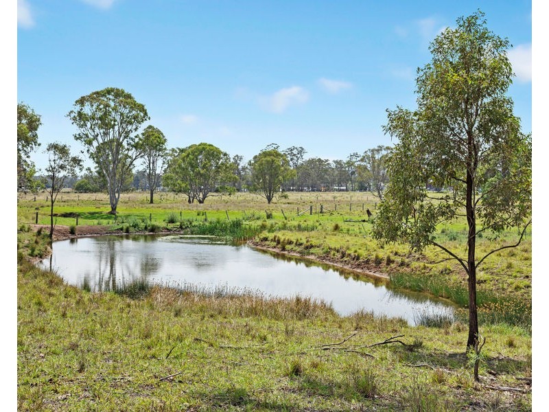 L123 New England Highway, Crows Nest QLD 4355