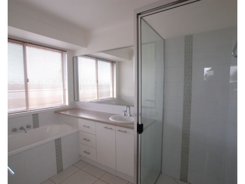 11 Trevean Drive, Kleinton QLD 4352