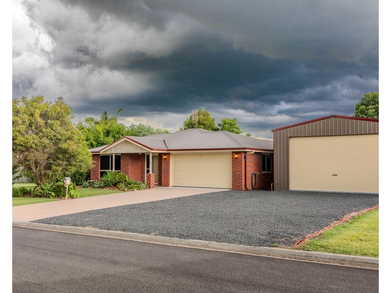 51 Phipps Drive, Meringandan West QLD 4352