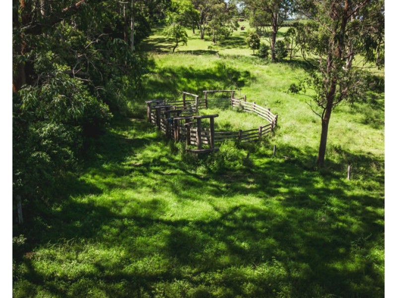 516 Ravensbourne Dip Road, Ravensbourne QLD 4352