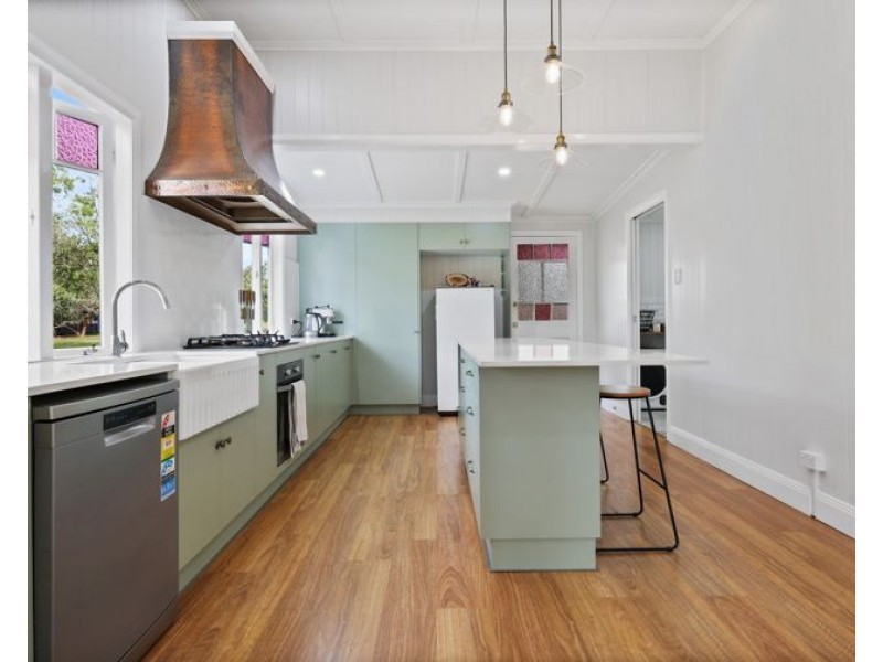 131 Brennan Road, Hampton QLD 4352