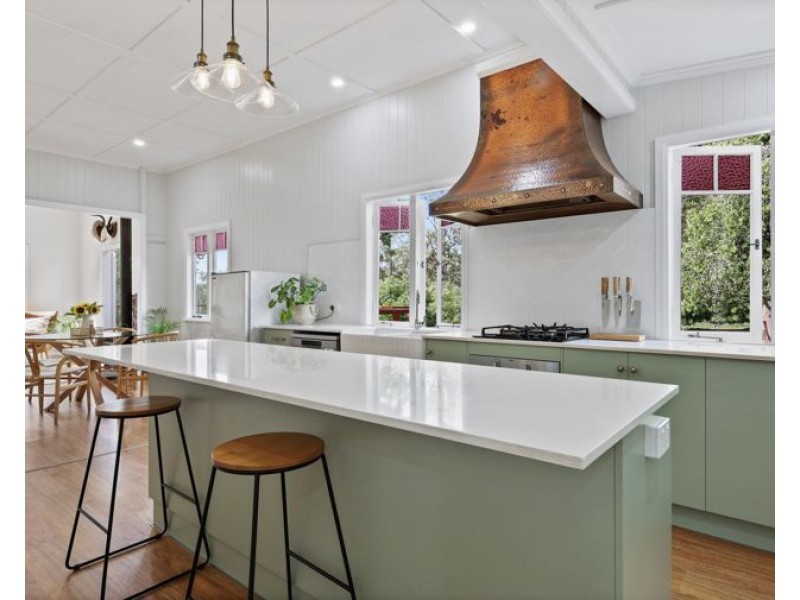 131 Brennan Road, Hampton QLD 4352