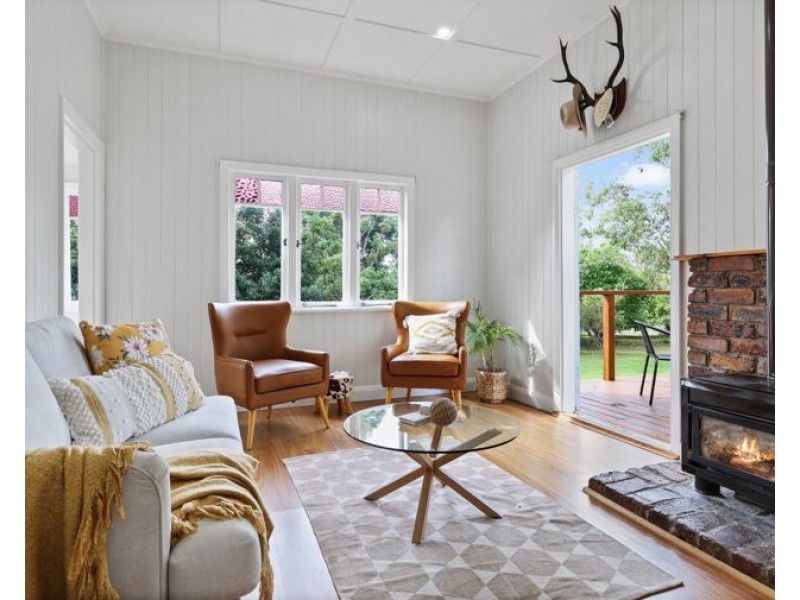 131 Brennan Road, Hampton QLD 4352