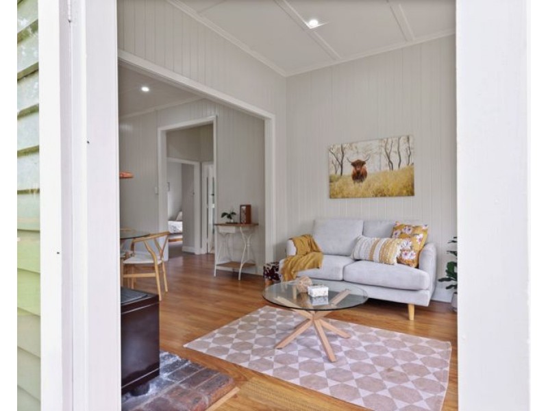 131 Brennan Road, Hampton QLD 4352