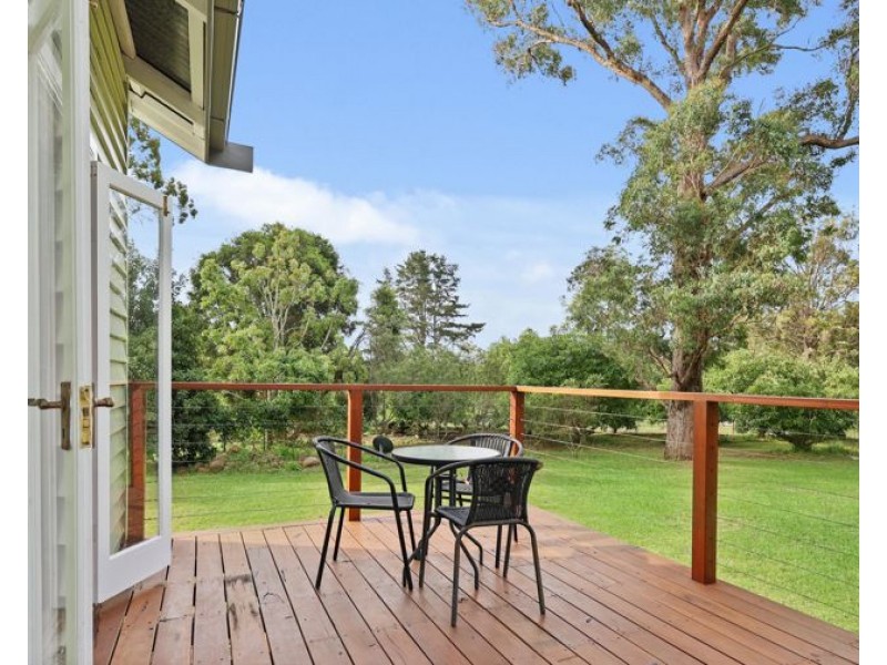 131 Brennan Road, Hampton QLD 4352