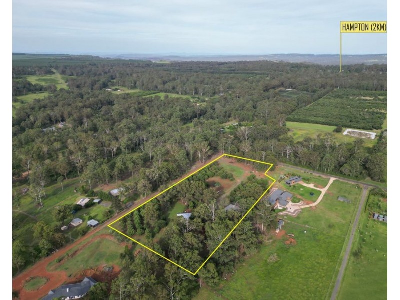 131 Brennan Road, Hampton QLD 4352