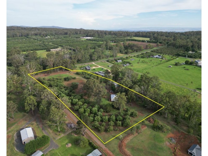 131 Brennan Road, Hampton QLD 4352